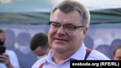 Виктор Бабарико на пикете по сбору подписей в Бобруйске, 15 июня 2020 года