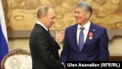 Алмазбек Атамбаев с Владимиром Путиным в Бишкеке