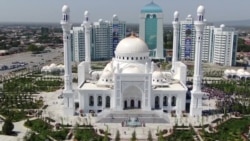 В Чечне открыли крупнейшую в Европе мечеть