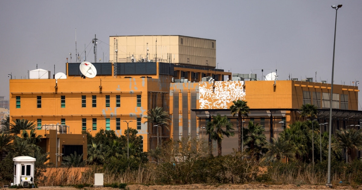 Ирак: атаки в Багдаде, под ударом посольство США и инфраструктура