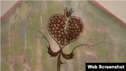 На первом полотне –