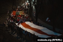 Участники шествия в День воли в Вильнюсе, Литве. 25 марта 2026 года