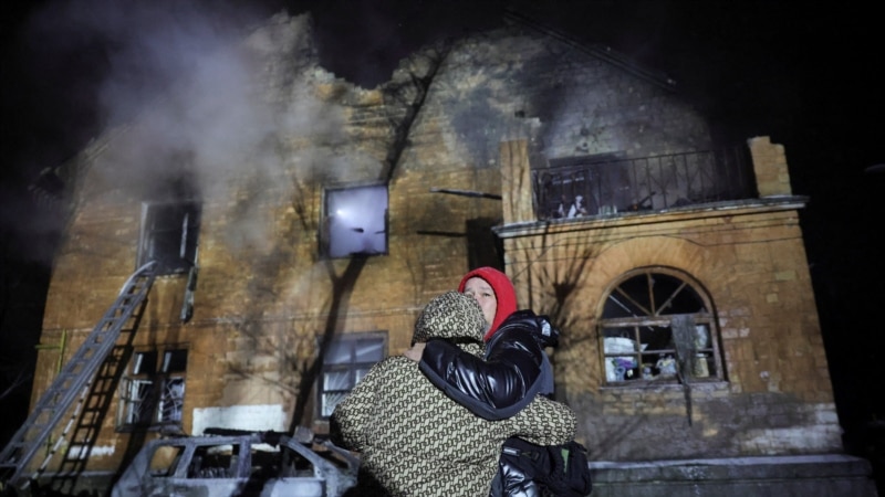 Россия массированно ударила по Киеву и Львову. В Минобороны РФ заявили, что применили "Орешник" в ответ на "атаку" по резиденции Путина