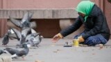 Как попрошайничество становится бизнесом для одних, рабством для других