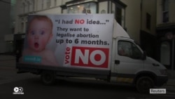 Ирландия агитирует за и против легализации абортов онлайн и офлайн
