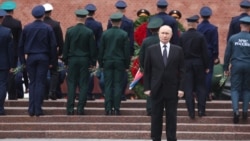 Президент России Владимир Путин на церемонии возложения венка к Могиле Неизвестного Солдата, Москва, 22 июня 2026 года, фото kremlin.ru