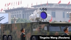 Лазерная установка на параде в Пекине в 2025 году