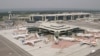 Римский аэропорт приостановил работу из-за пожара