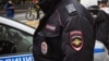 В Москве силовики пришли с обысками к нескольким мундепам. Михаил Лобанов сообщил об избиении. Его арестовали на 15 суток
