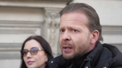 "Вы хотите, чтоб я вернулся, и прямо на границе на меня надели наручники?" Депутат Росликов уехал из Латвии в Беларусь