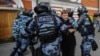 Фигуранту дела по массовым беспорядкам в Москве предъявили более мягкое обвинение