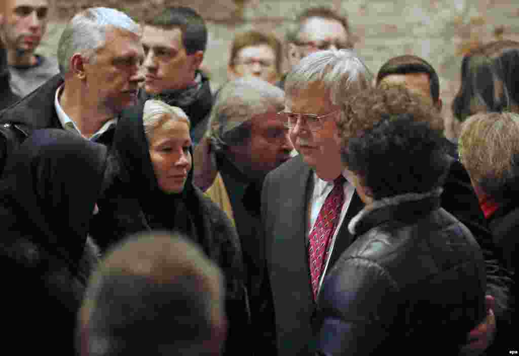 Посол США Джон Тефт на&nbsp;​церемонии прощания с Борисом Немцовым в Сахаровском Центре в Москве&nbsp;