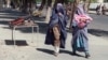 "Женщины в бурках, в школу ходить нельзя": афганская студентка вспоминает жизнь при талибах