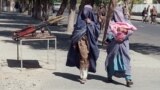 "Женщины в бурках, в школу ходить нельзя": афганская студентка вспоминает жизнь при талибах