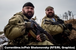 Добровольцы батальона "Азов" вблизи села Широкино