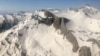 В горах Памира при жесткой посадке вертолета с альпинистами погибли пять человек 