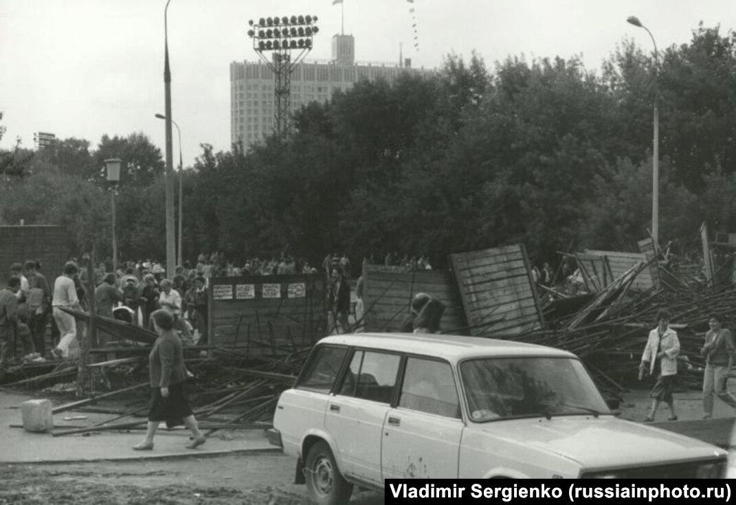 Путч в десяти словах (и словосочетаниях), которые помогут понять, что  происходило в СССР 18-21 августа 1991 года