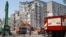 "Благодарю бога, что мой ребенок остался жив!" Спасатели второй день ищут выживших под завалами дома в Киеве, разрушенного ударом РФ