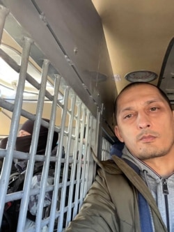 Дмитрий Марков в автозаке 2 февраля