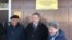 Олег Орлов, Григорий Явлинский и Светлана Ганнушкина перед судебным заседанием по делу правозащитника Оюба Титиева. Чечня, 6 марта 2018 г.