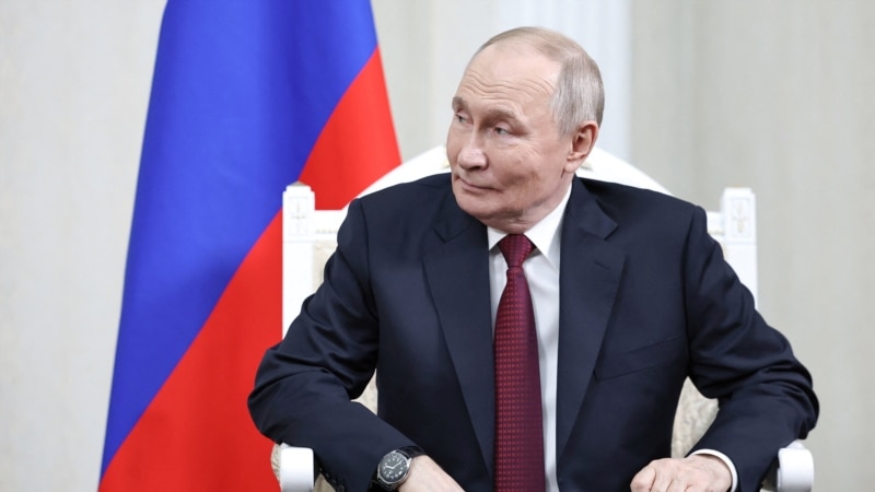 Putin presenečen nad ameriškimi sankcijami proti ruskim naftnim družbam