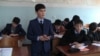 В Таджикистане могут ввести единую школьную обувь. Кому это выгодно
