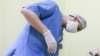 Неизвестные с оружием избили дежурного врача в украинской больнице