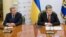 Яков Смолий с бывшим президентом Украины Петром Порошенко 
