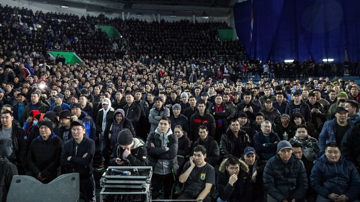 В Якутске представители киргизской диаспоры извинились по ТВ, полиция  задерживает организаторов антимигрантских протестов