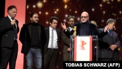 Итальянский режиссер Джанфранко Рози получает награду 66-ого Берлинского кинофестиваля 