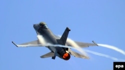 истребитель F-16 
