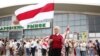 Власти Беларуси с аукциона продали дачу 75-летней Нины Багинской – за неуплату штрафов за акции протеста. Она выходит на них с 1990-х годов