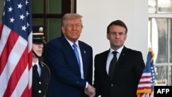 Трамп и Макрон в Белом доме в Вашингтоне, 24 февраля 2025 года