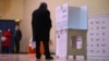 "Систематические нарушения" и блокировки "Умного голосования": главное о втором дне голосования в России