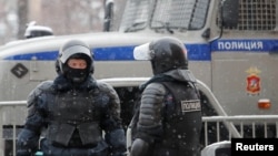 Полицейские во время протестов против коррупции и уголовного дела против Навального, 31 января
