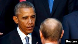 Барак Обама и Владимир Путин на саммите G20 в Анталье в ноябре 2015 года