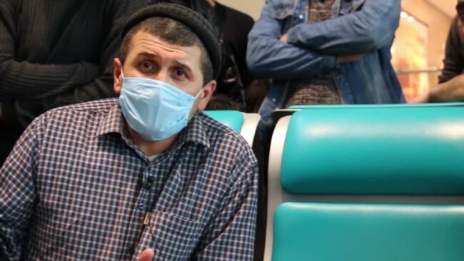 Сотни мигрантов застряли в московском аэропорту из-за коронавируса