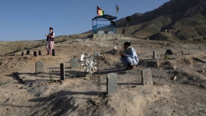 Bolee Tysyachi Afganskih Voennyh Otstupili V Tadzhikistan Posle Stolknovenij S Boevikami Talibana
