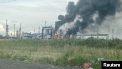 НПЗ Омска после атаки украинских дронов, 6 июля 2026 года, фото Reuters