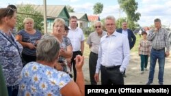 Губернатор Иван Белозерцев на встрече с жителями Чемодановки, 15 июня 2019