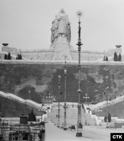 Монумент Сталина в Праге, 1955 год