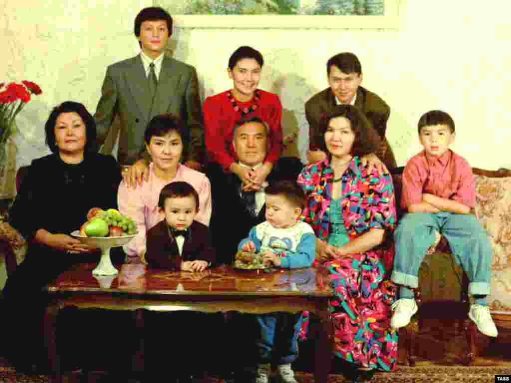 Рахат Алиев женился на Дариге Назарбаевой в 1983 году, став старшим зятем Нурсултана Назарбаева, который в то время был секретарем Центрального комитета Коммунистической партии Казахской ССР.&nbsp;