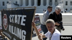В Вашингтоне перед зданием Верховного суда США собрались противники смерной казни, 29 июня 2015