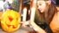 В России пытаются заменить "сатанинский" Хэллоуин на Тыквенный Спас. Почему священники против?
