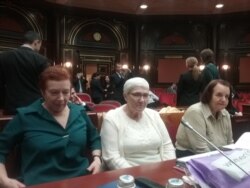 Елизавета Михайлова (крайняя справа) и другие заявительницы, обратившиеся в Конституционный суд. Фото: RFE/RL