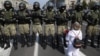 Глава МВД Беларуси заявил, что во время протестов пострадали более 130 сотрудников милиции 
