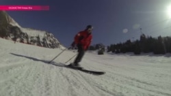 На лыжах на одной ноге: история уникального спасателя в Чимбулаке