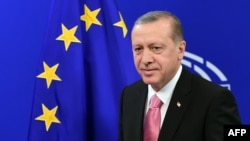 Эрдоган выступает в Европарламенте 5 октября 2015 года