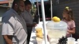 Малый бизнес для маленьких предпринимателей: американские дети зарабатывают на лимонаде