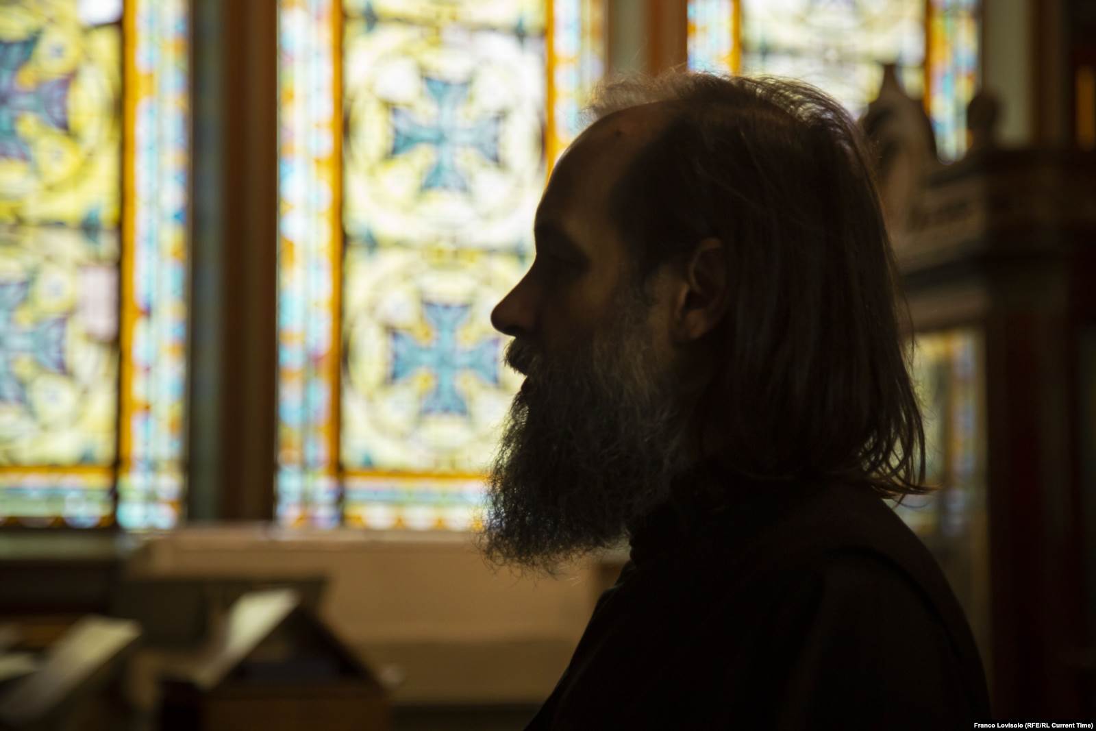 Отец Александр в Свято-Троицкой церкви. Фото: Франко Ловисоло